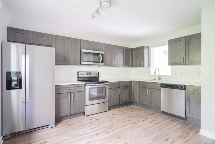 Fully Remodeled 3 Bedroom Town Home! - Fully Remodeled 3 Bedroom Town Home!