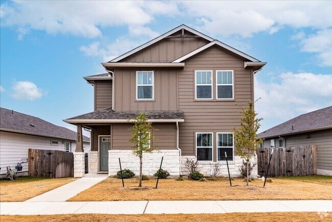 Building Photo - 122 Fairmeadow Downs Dr Rental