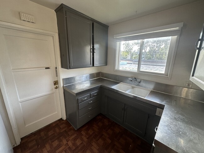 Photo - 2441 Silver Lake Blvd Unit 2441-B