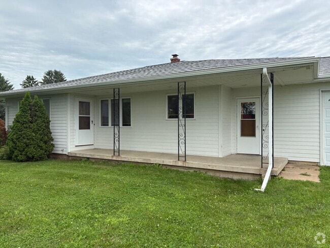 Building Photo - 2 bedroom 1 bath ranch style home