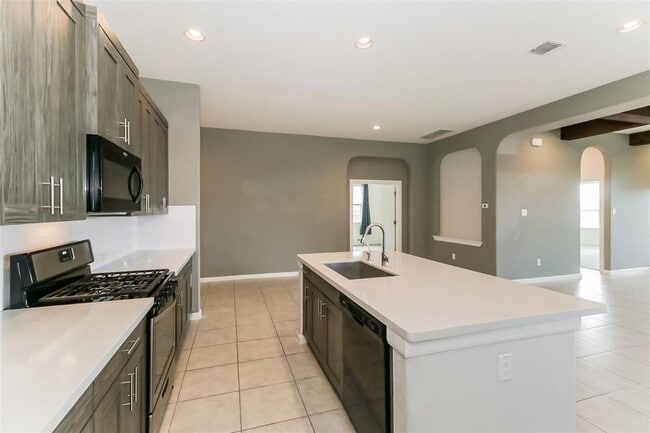 Photo - 115 Breakwater Dr