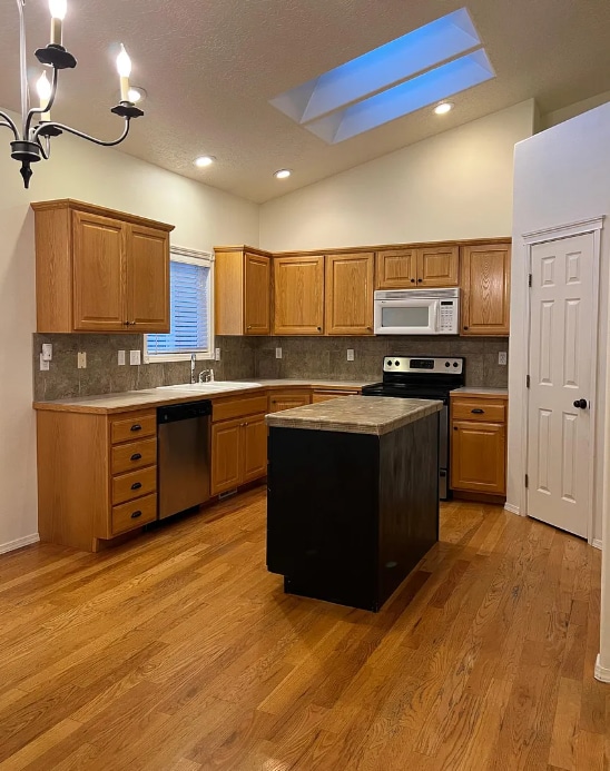 Photo - 2244 Hickory Wy N