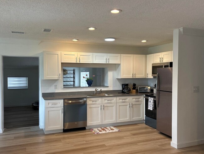 Photo - 1117 SE 5th St