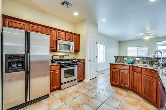 Photo - 316 W Sunrise Vista Dr