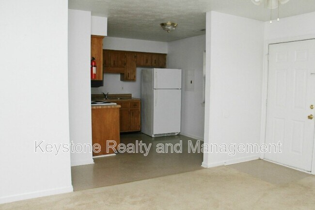 1375 Thompsonville Ln