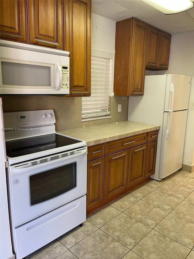 Photo - 5625 W 20th Ave Condominio Unidad #2