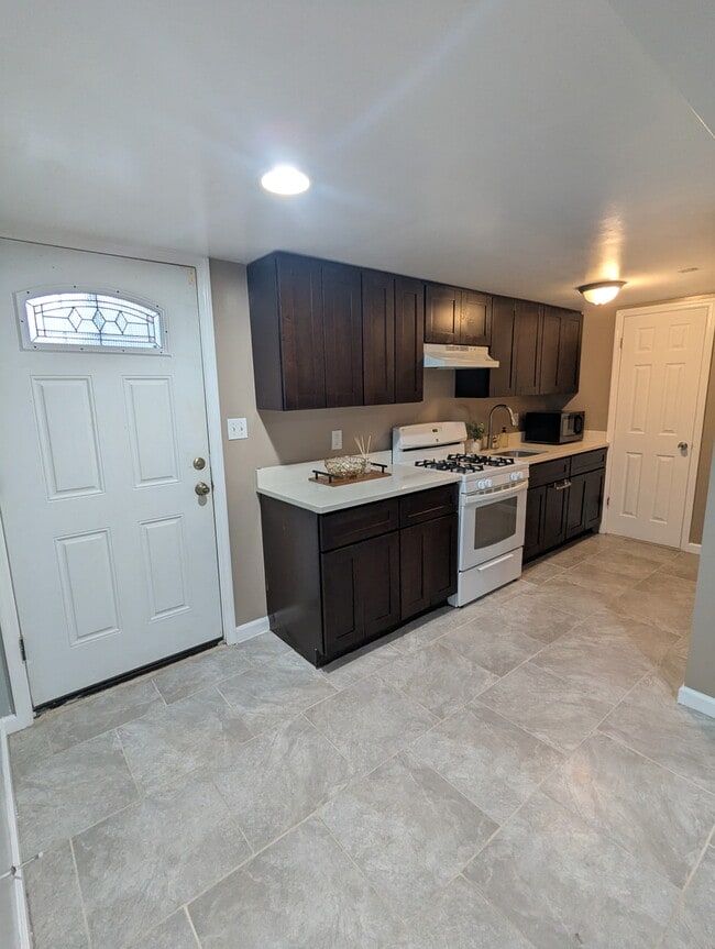 Building Photo - 25915 148th Dr Unit Lower level Rental