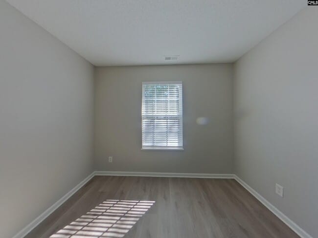 Photo - 925 Schofield Ln