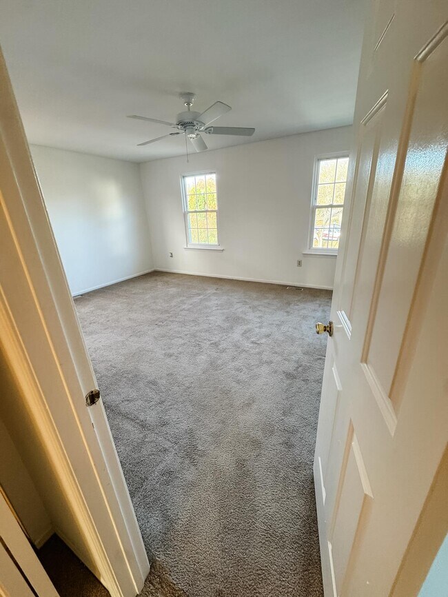 Photo - 3004 Shawnee Green