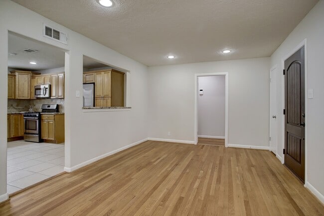 Photo - 9638 Maribelle Way