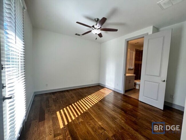 Photo - 2208 Arabelle St