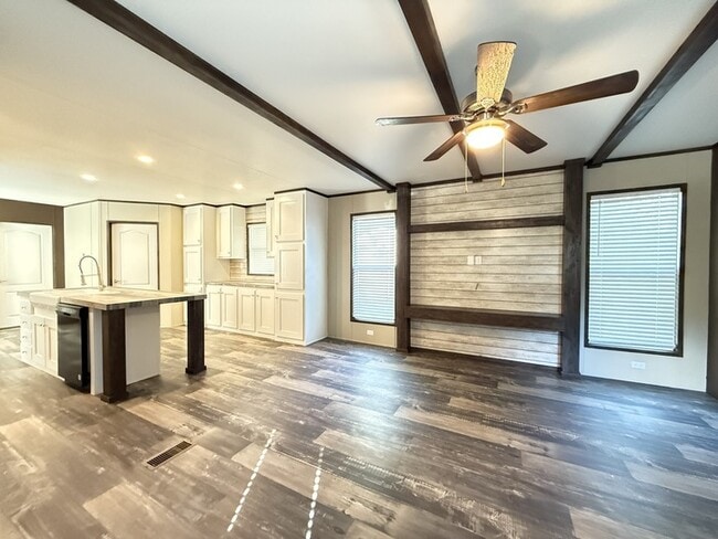 Photo - 123 Norene St