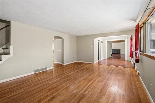 Photo - 311 Redgate Rd