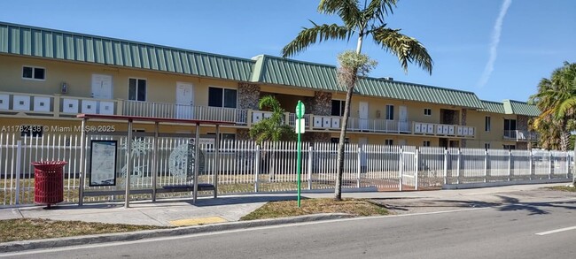 Building Photo - 505 NW 177th St Unit 106 Rental