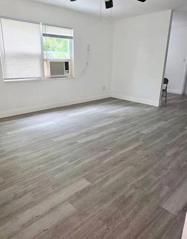 Photo - 2 bed 1 bath 2-plex with 850 sf. Off MLK (...