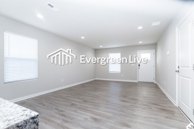 Photo - 108 Burlington Dr