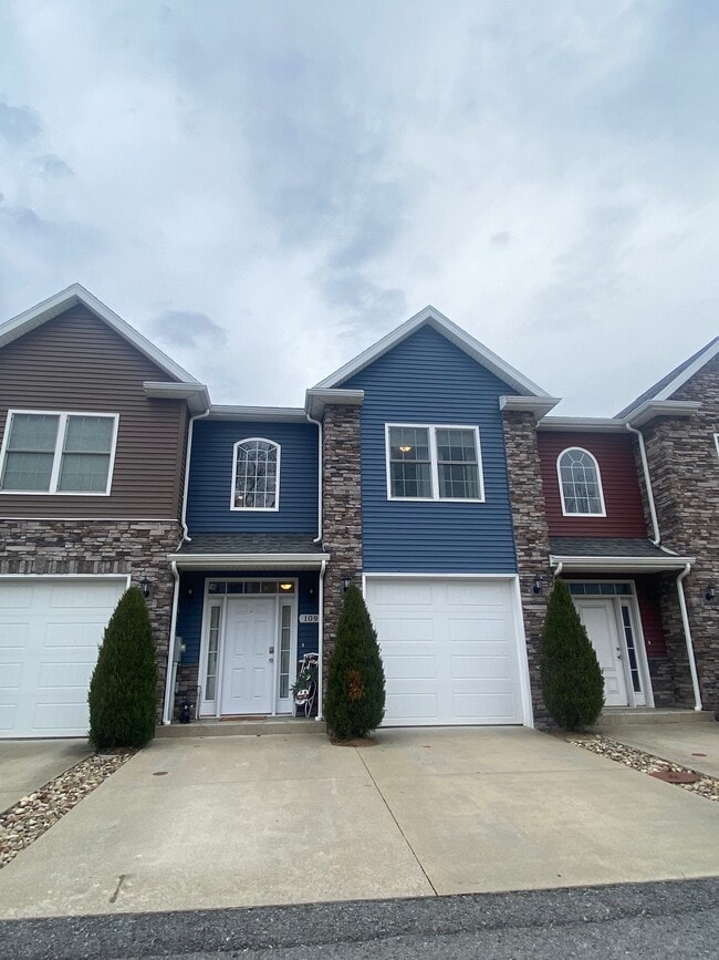 Photo - 109 Corkrean Way Townhome