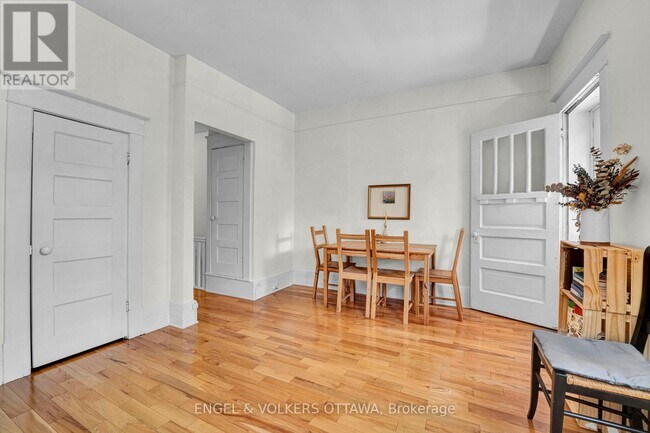 Photo - 172 Ivy Crescent