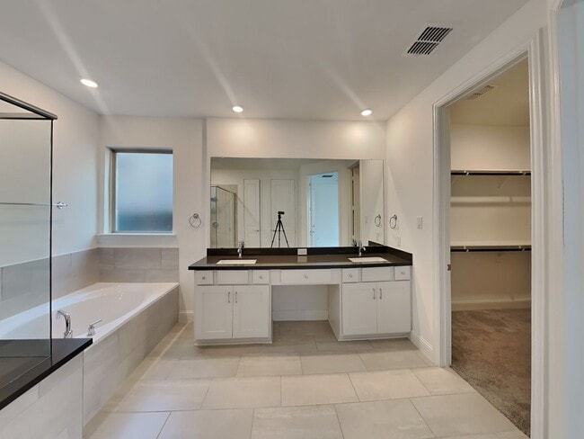 Photo - LIVING IN LUXURY!