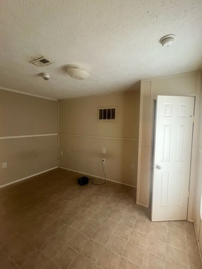 Photo - 1-Bedroom Manufactured Home