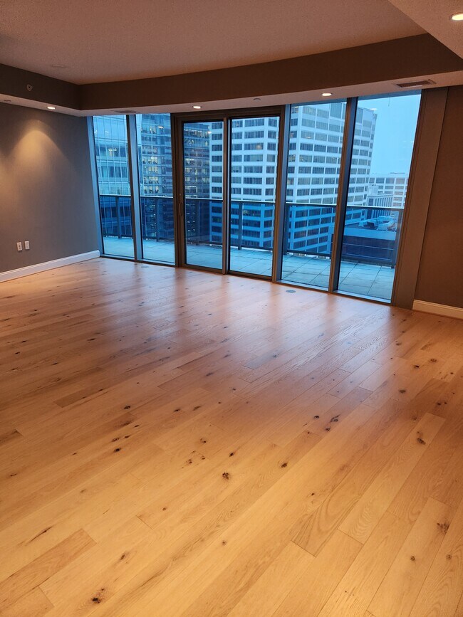 Photo - Turnberry Unit 1601