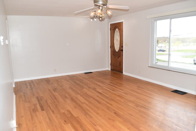 Photo - 6989 Salem Rd