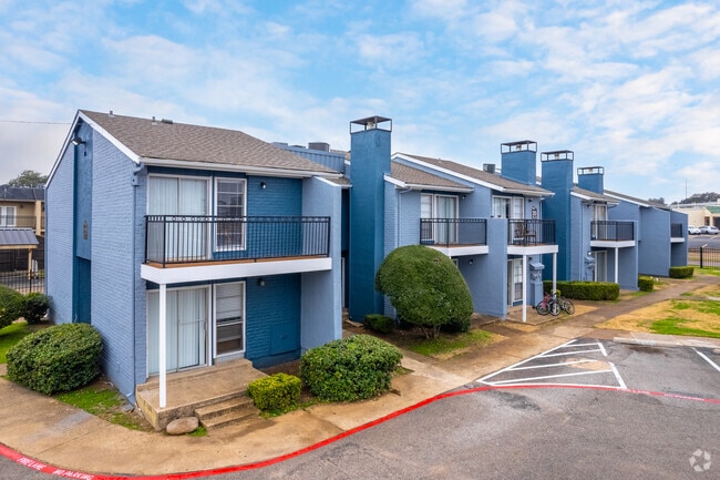 Building Photo - The Link Rental