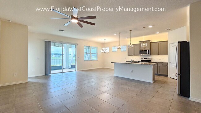 Photo - MOVE IN READY! FENCED YARD! OUTSTANDING 4 ...