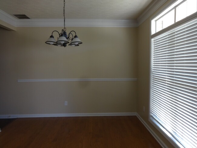 Photo - 834 Glen Abbey Dr