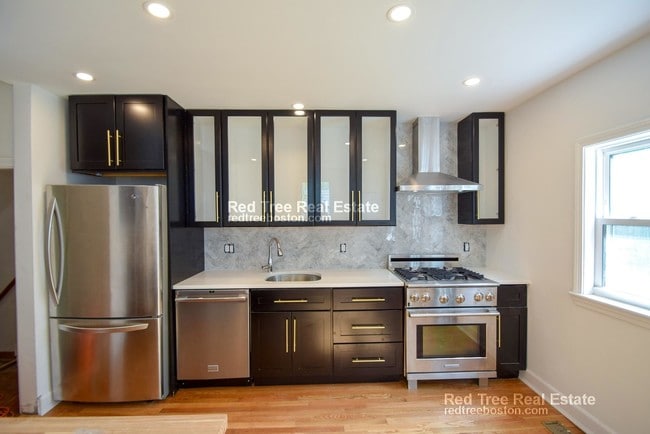 Photo - 32 Cedar St Unit RIGHT SIDE