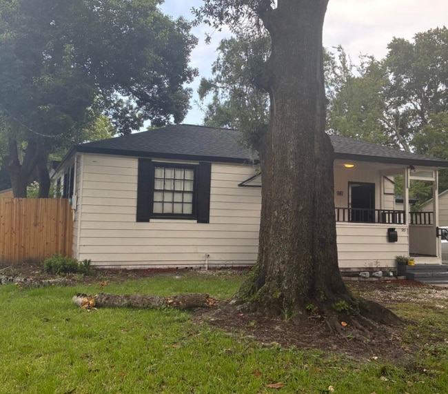 Building Photo - 981 McTyre Ct