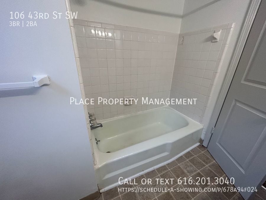 Photo - 106 43rd St SW