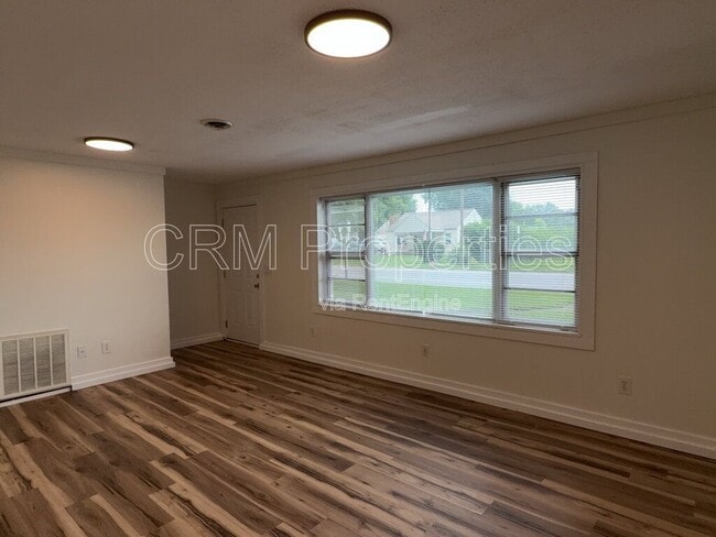 Photo - 2509 S Webster St