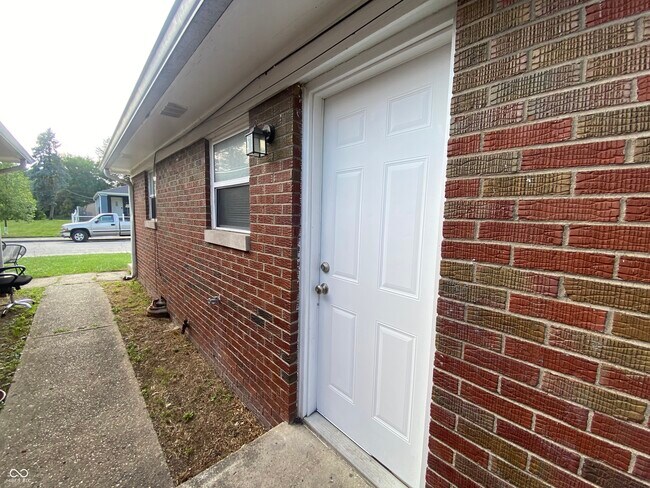 Photo - 621 N Oxford St