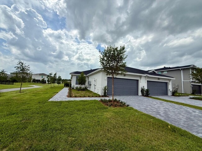 Building Photo - 1643 Pelican Post Pl