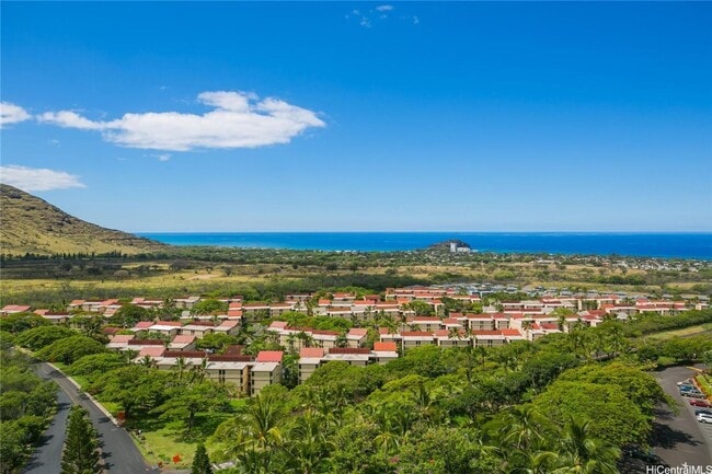 Building Photo - Makaha Valley Plantation Rental