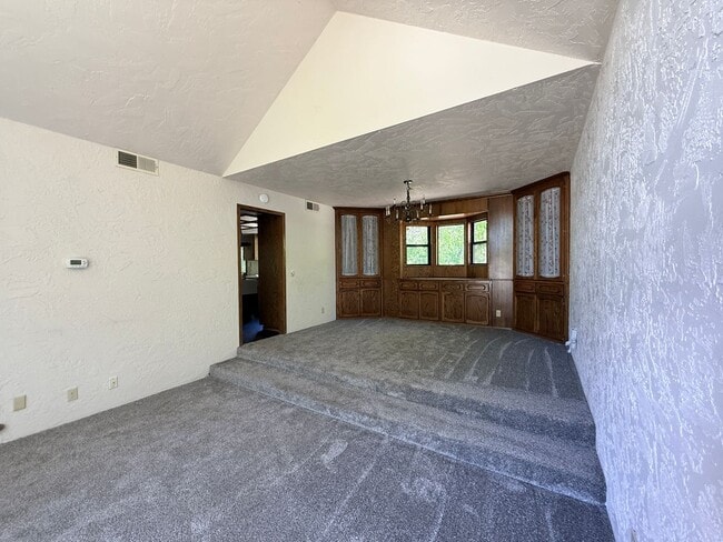 Photo - 4 Bed 2.5 Bath House with yard in McLaren Ranch