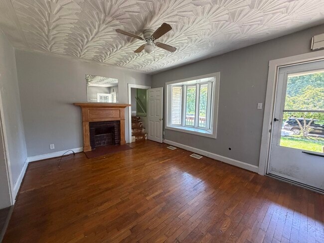 Photo - 135 Clyde St