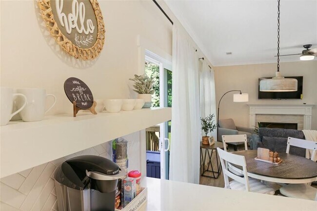 Photo - 4620 Timrose Rd NW