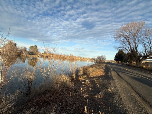 Photo - 435 Byron Rd