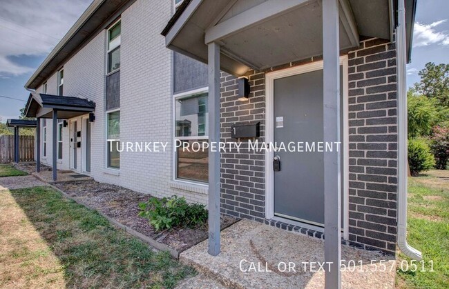 Building Photo - 1821 Sanford Dr Unit 1 Rental