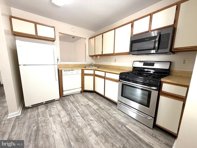 Building Photo - 607 Covington Ct