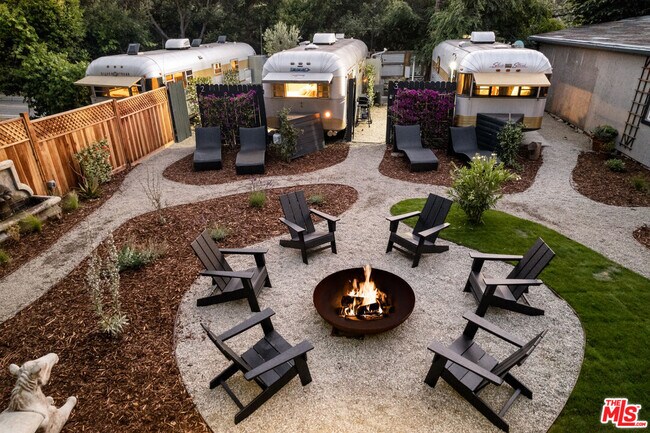 Photo - 272 N Topanga Canyon Blvd Casa