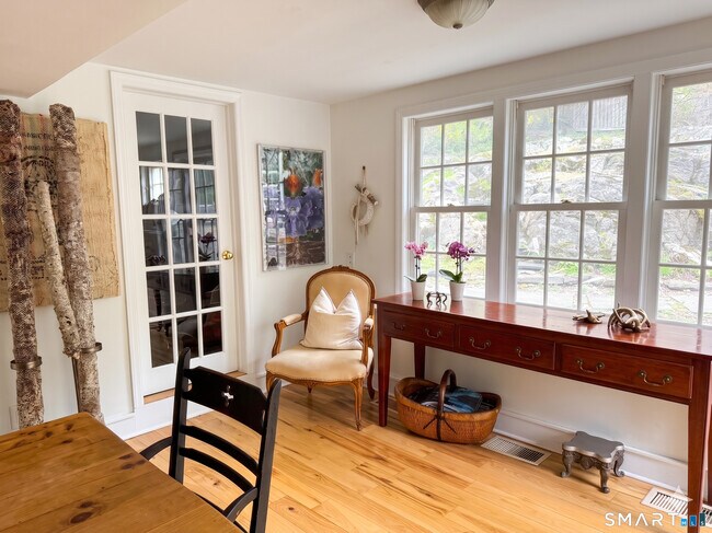 48 Goodwives River Rd