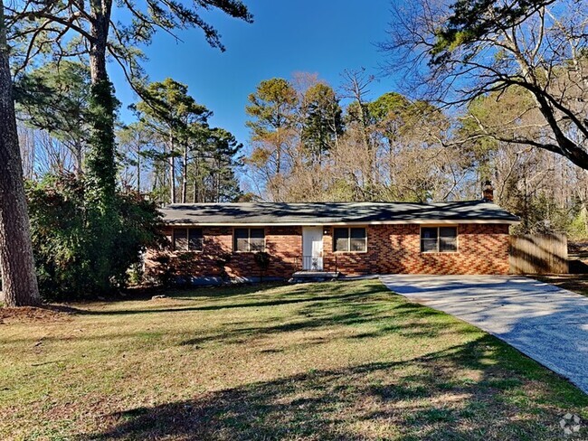 Building Photo - Great Home located in Ellenwood