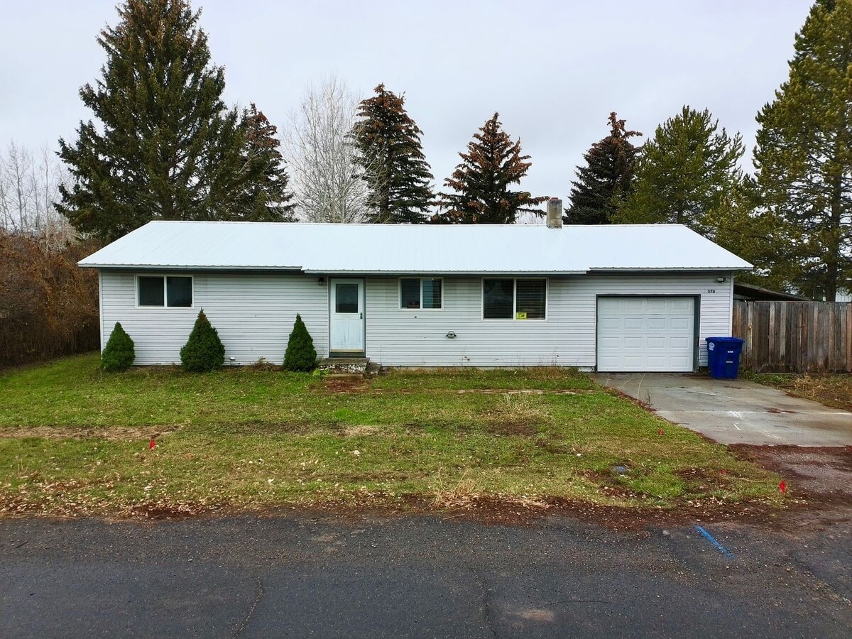 Coming Soon! Charming Newly Remodle 3bd 1ba home with large fenced back yard!! - Coming Soon! Charming Newly Remodle 3bd 1ba home with large fenced back yard!!