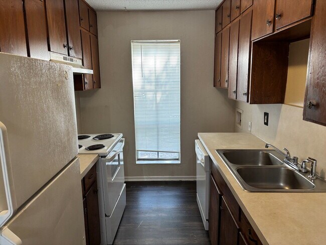 Photo - 2 bed/1.5 bath unit close to Hallmark Park and Hulen Mall Unit 2