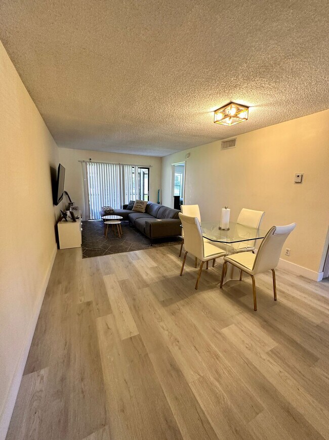 Photo - 3350 Jaywood Ter Unit j123