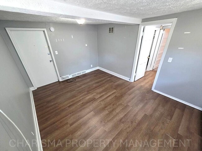 316 E 15th St Unidad 316 E 15th Street #9