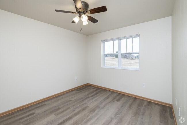 3BR, 2BA - Primary Bedroom - Meadowlark Eco Cottages